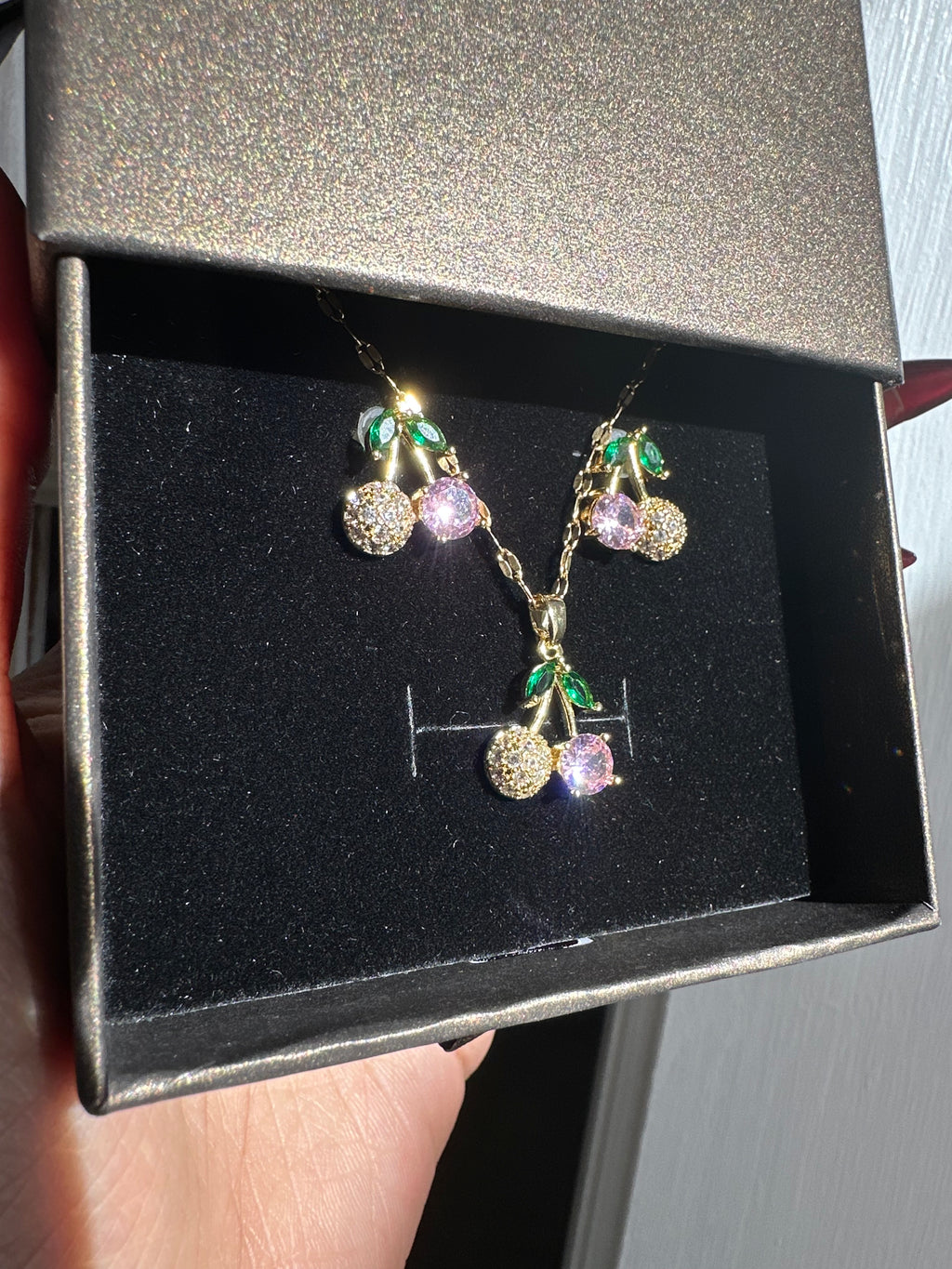 “Cherry Kiss” Set