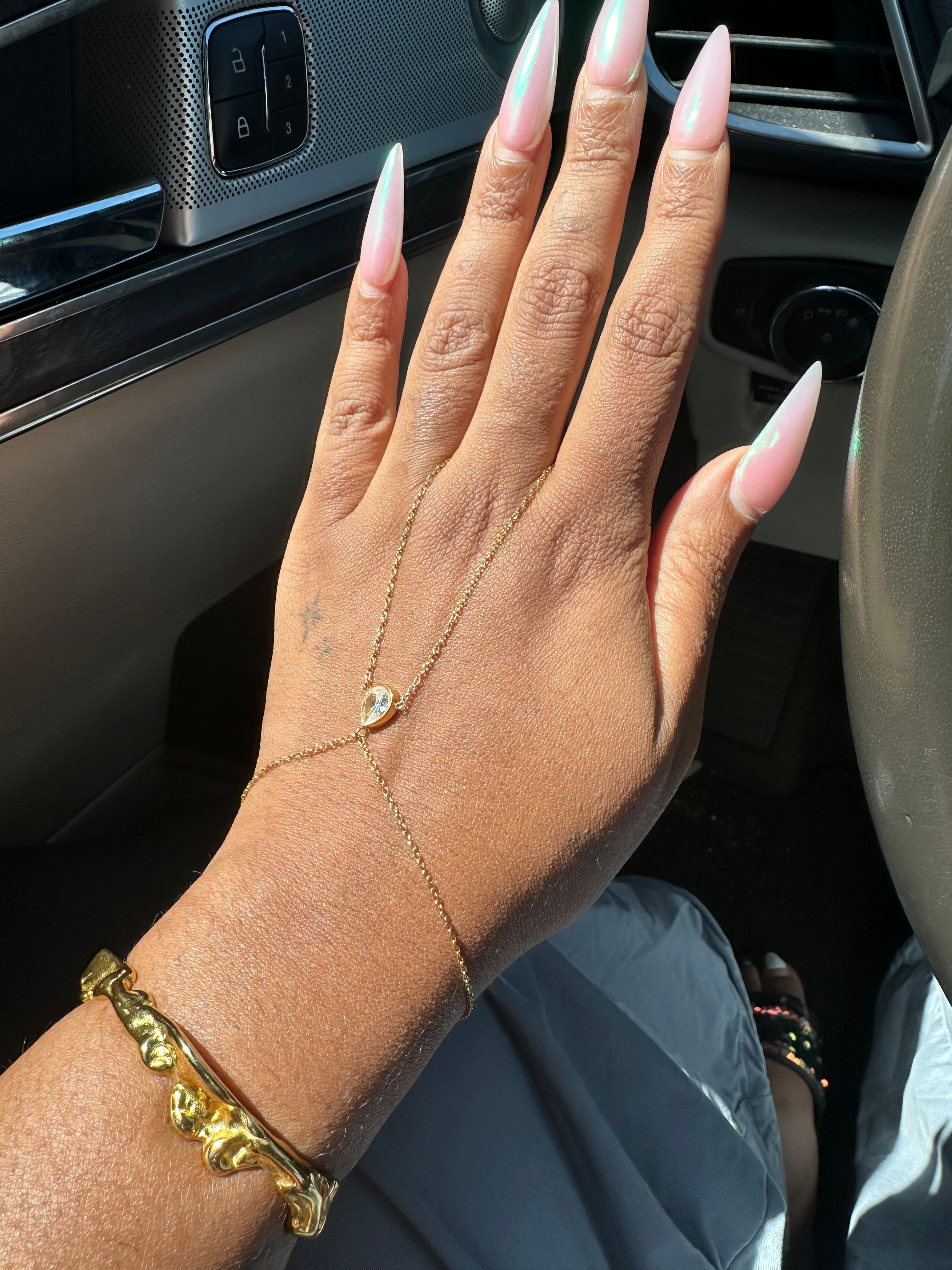 “Centerpiece” Hand Chain