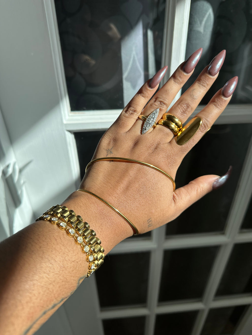 “Hand it Over” Hand Cuff