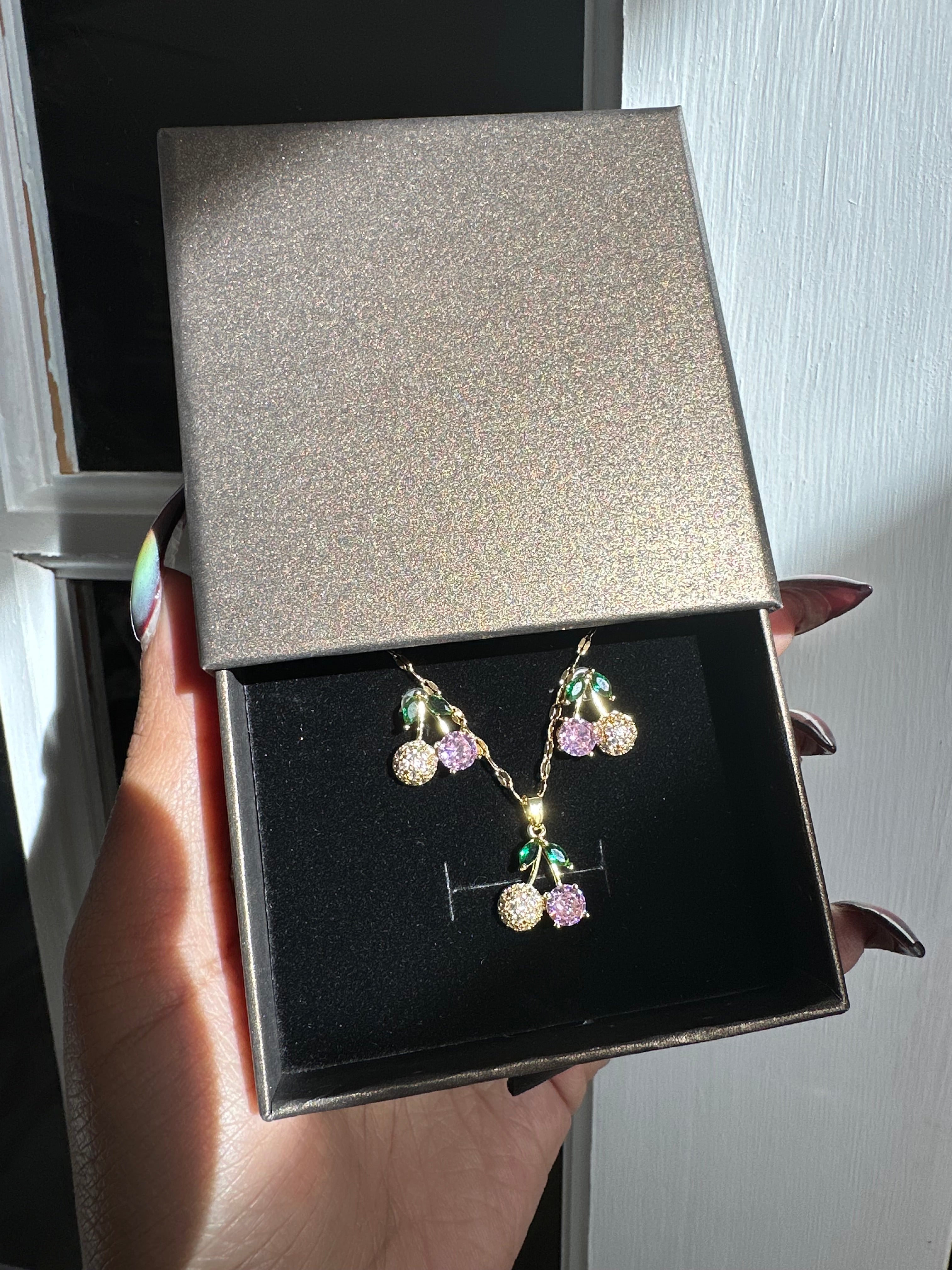 “Cherry Kiss” Set