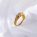 “ Croissant Me” Ring